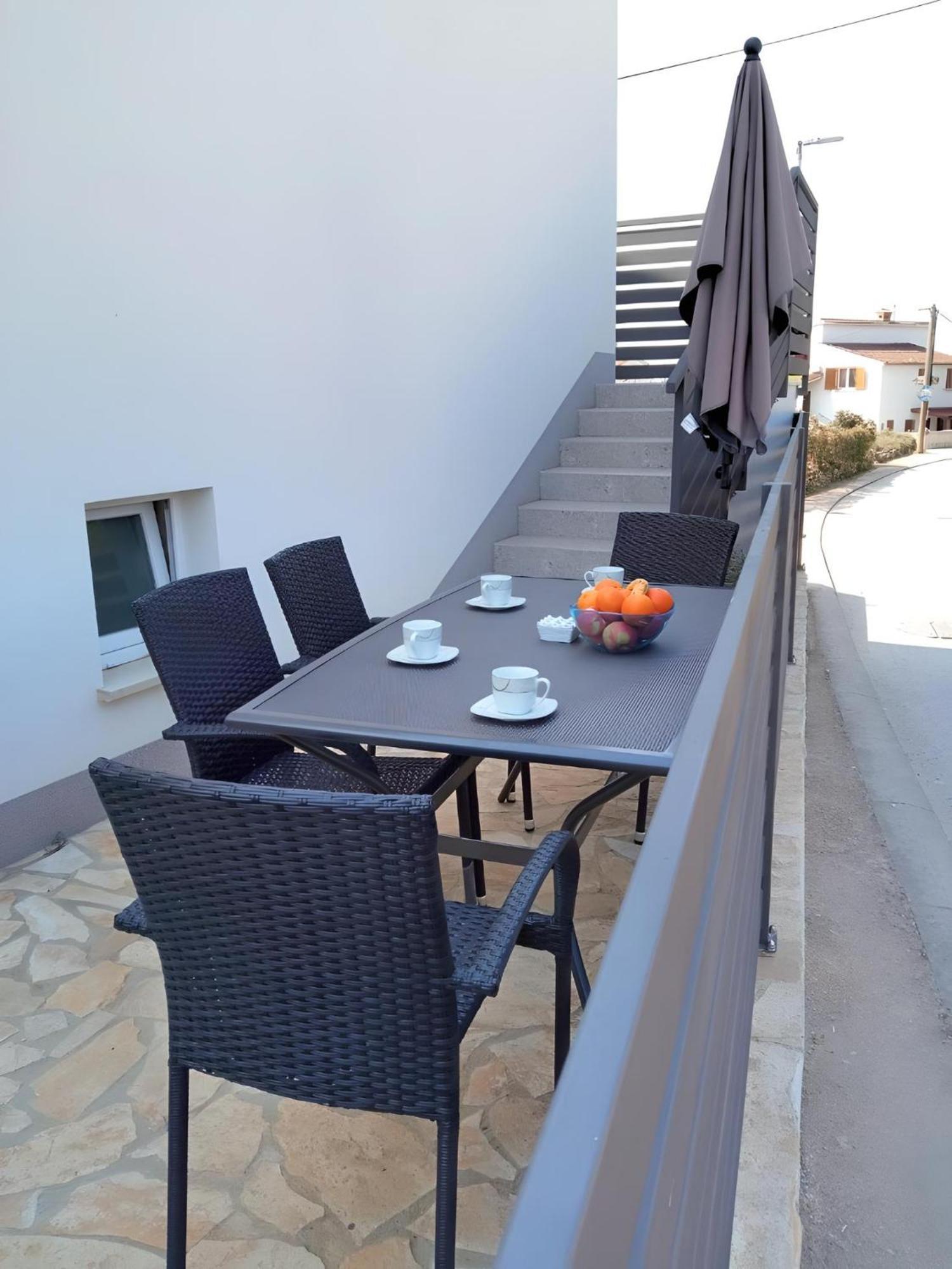 Apartment Valentino Tar-Vabriga Exteriör bild